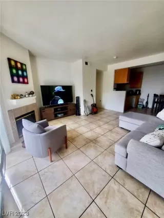 Photo #1: 2492907 Listing