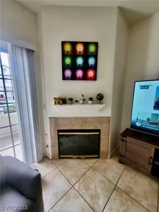 Photo #3: 2492907 Listing