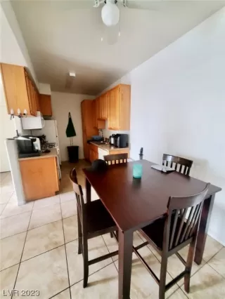 Photo #5: 2492907 Listing