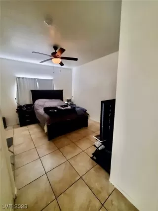 Photo #6: 2492907 Listing