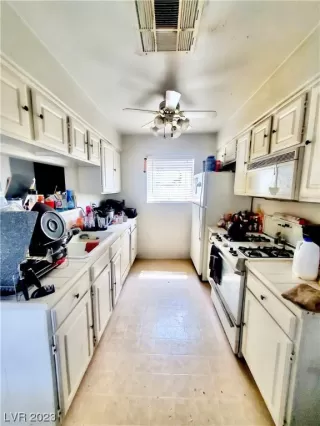 Photo #2: 2492908 Listing 