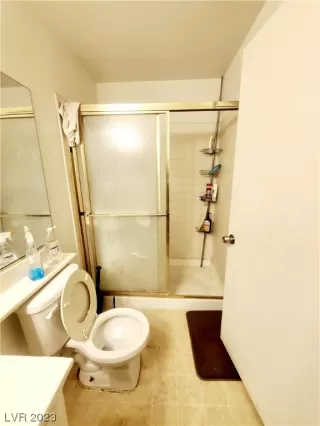 Photo #4: 2492908 Listing 