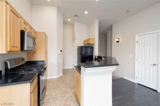 Photo #2: 2492919 Listing