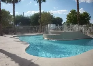 Photo #1: 2492940 Listing 