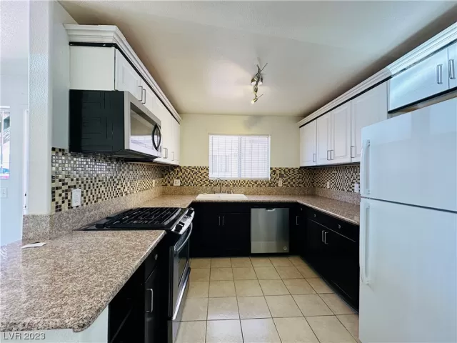 MLS: 2492964 Condo For Sale