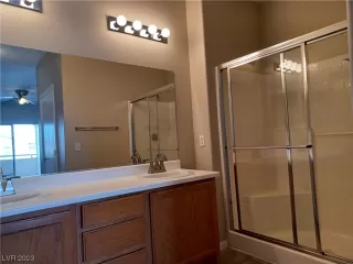 Photo #3: 2493111 Listing