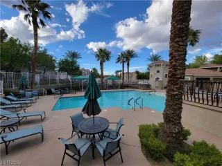 Photo #4: 2493113 Listing 