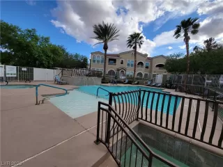 Photo #6: 2493113 Listing 