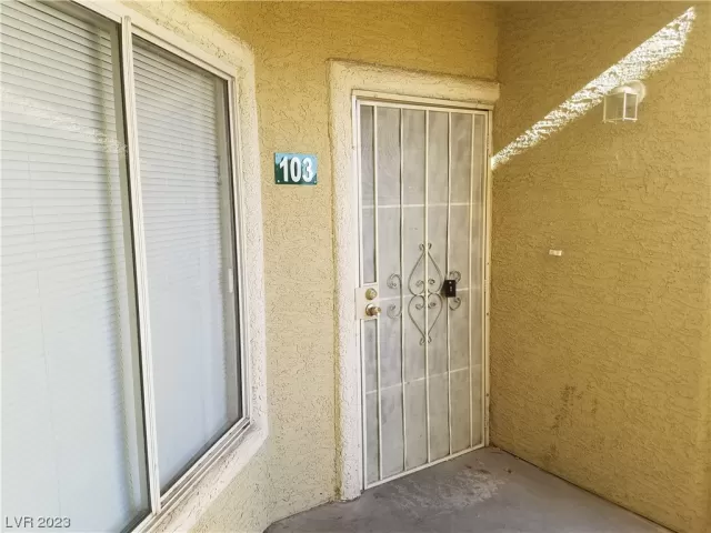 MLS: 2493118 Condo For Sale