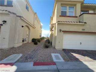 Photo #4: 2493129 Listing 