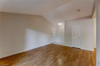 Photo #2: 2493130 Listing