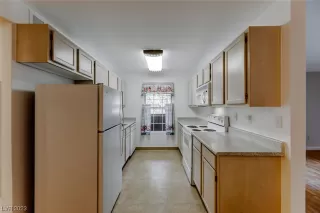 Photo #6: 2493130 Listing