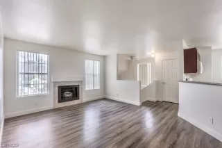 Photo #5: 2493144 Listing