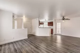 Photo #6: 2493144 Listing