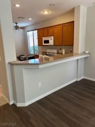 Photo #6: 2493149 Listing 