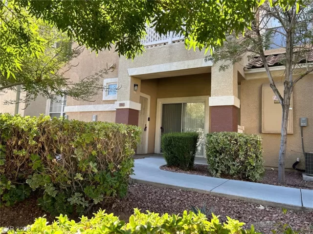 MLS: 2493152 Condo For Sale