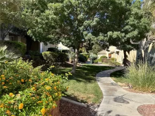 Photo #3: 2493152 Listing 