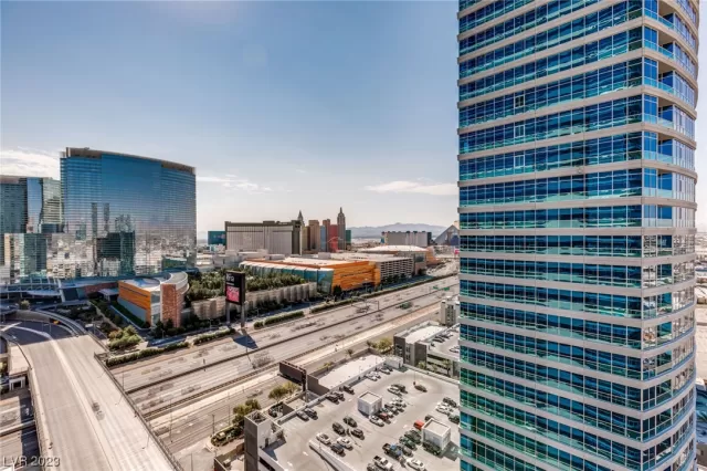 MLS: 2493173 Condo For Sale