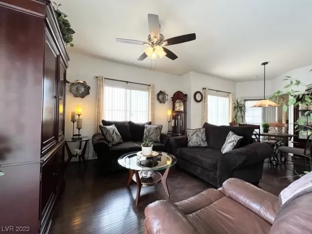 MLS: 2493176 Condo For Sale