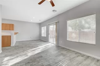 Photo #5: 2493180 Listing