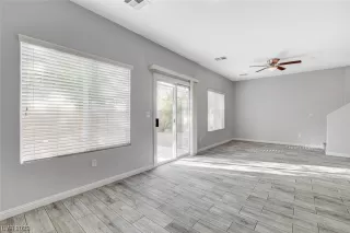 Photo #6: 2493180 Listing