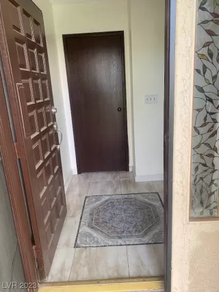 Photo #2: 2493195 Listing 