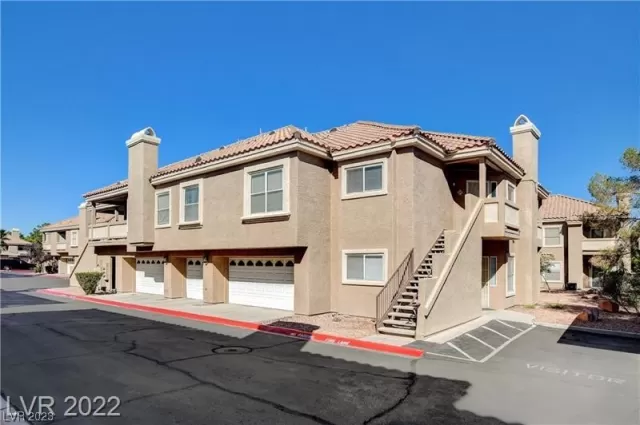 MLS: 2493196 Condo For Sale