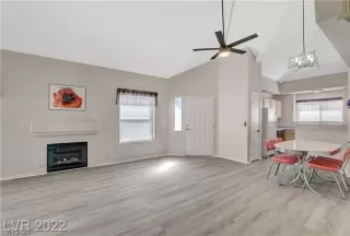 Photo #2: 2493196 Listing 