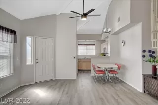 Photo #5: 2493196 Listing 