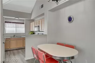 Photo #6: 2493196 Listing 