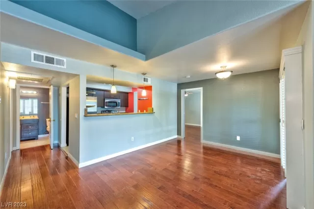 MLS: 2493207 Condo For Sale