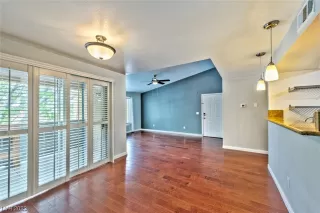 Photo #1: 2493207 Listing