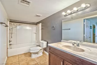 Photo #6: 2493207 Listing