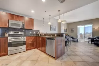 Photo #1: 2493224 Listing 