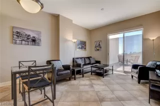 Photo #2: 2493224 Listing 