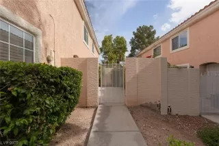 Photo #1: 2493232 Listing 