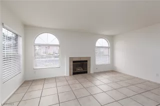 Photo #5: 2493232 Listing 