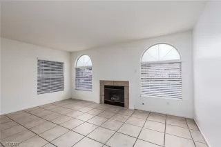 Photo #6: 2493232 Listing 