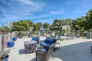 Photo #6: 2493237 Listing