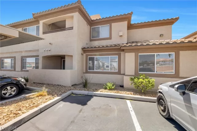 MLS: 2493259 Condo For Sale