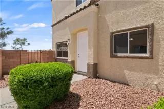 Photo #1: 2493301 Listing