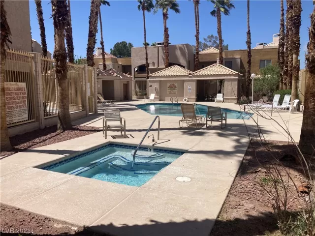 MLS: 2493329 Condo For Sale