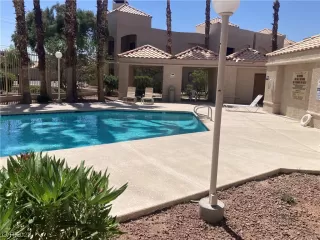 Photo #2: 2493329 Listing 