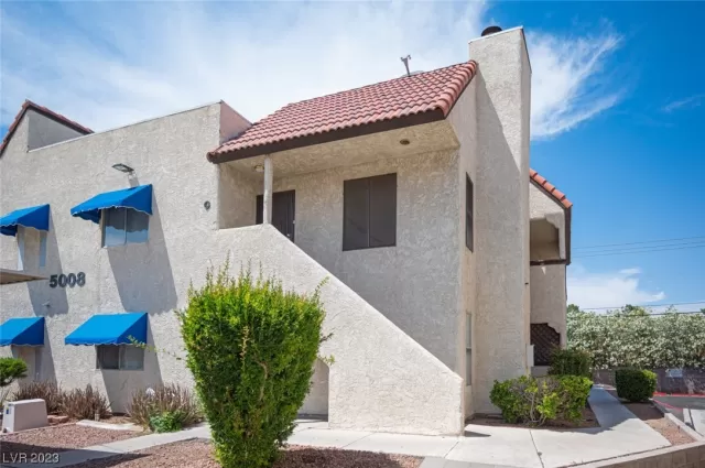 MLS: 2493348 Condo For Sale