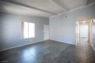 Photo #3: 2493348 Listing