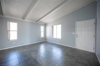 Photo #4: 2493348 Listing