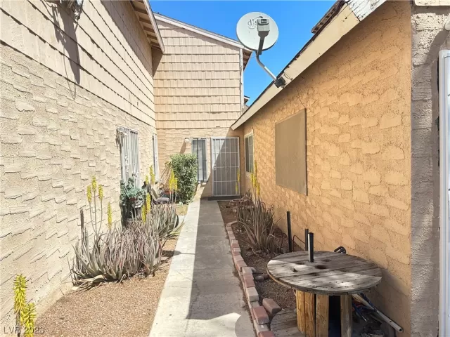 MLS: 2493350 Condo For Sale