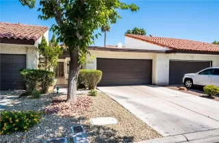 Photo #2: 2493359 Listing