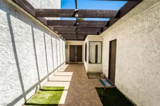 Photo #3: 2493359 Listing