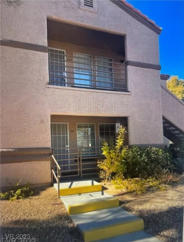 MLS: 2493361 Condo For Sale